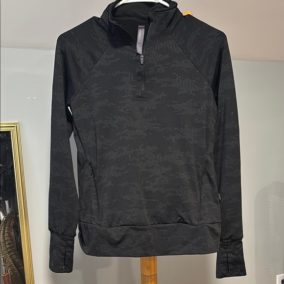 $5/25! Add 5 to bundle to get for $25 Mondetta Black Fitted Long Sleeve - Picture 1 of 5